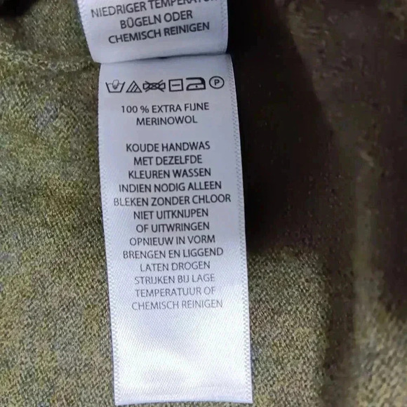 Ladies Cynthia Rowley Extra Fine Merino Wool,Cowl  Neck Sweater. Size M - Picture 7 of 9